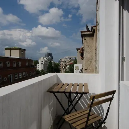 Gorgeous Near Old Town Apartament