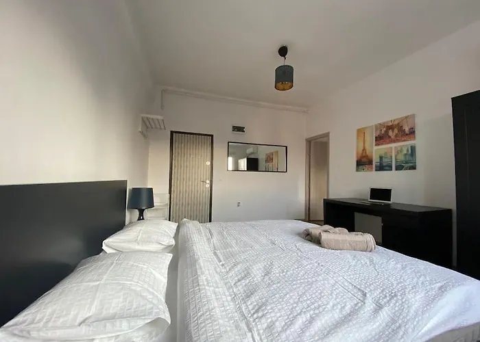 Gorgeous Near Old Town